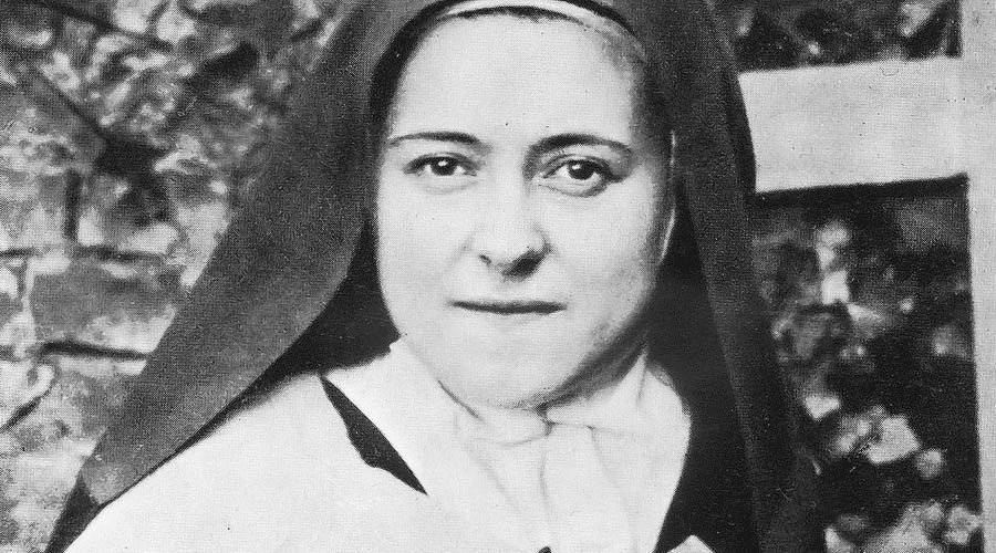 Resultado de imagem para freira santa catolica sorrindo